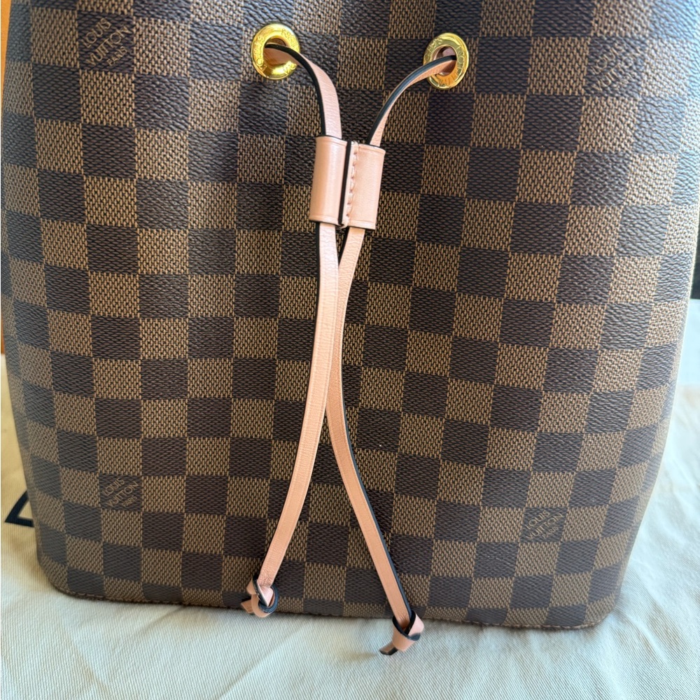 Authentic Louis Vuitton NéoNoé MM Damier Ébène Coated Canvas - Picture 4 of 8